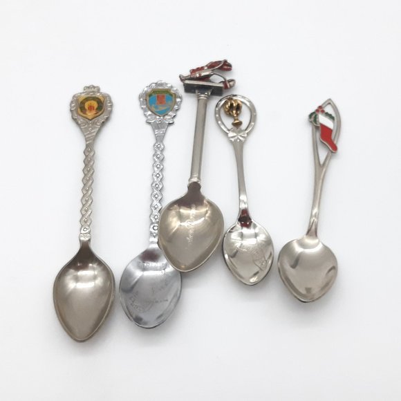 5 Collectors' Spoons -2 Christmas, Bermuda, Florida and Rocher Perce - Picture 1 of 11